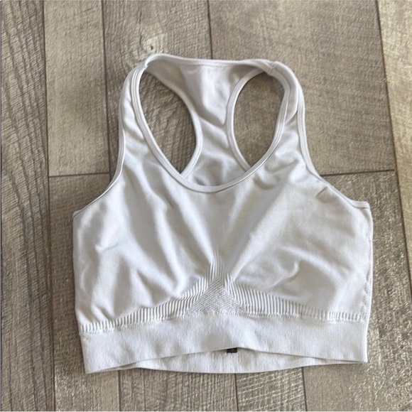 Alphalete Athletics Size Small Off-White Stratus Sports Bra. - Picture 2 of 4